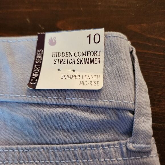 Gloria Vanderbilt All Around Slimming Effect Light Blue Capris Size 10 NWT - Picture 7 of 10